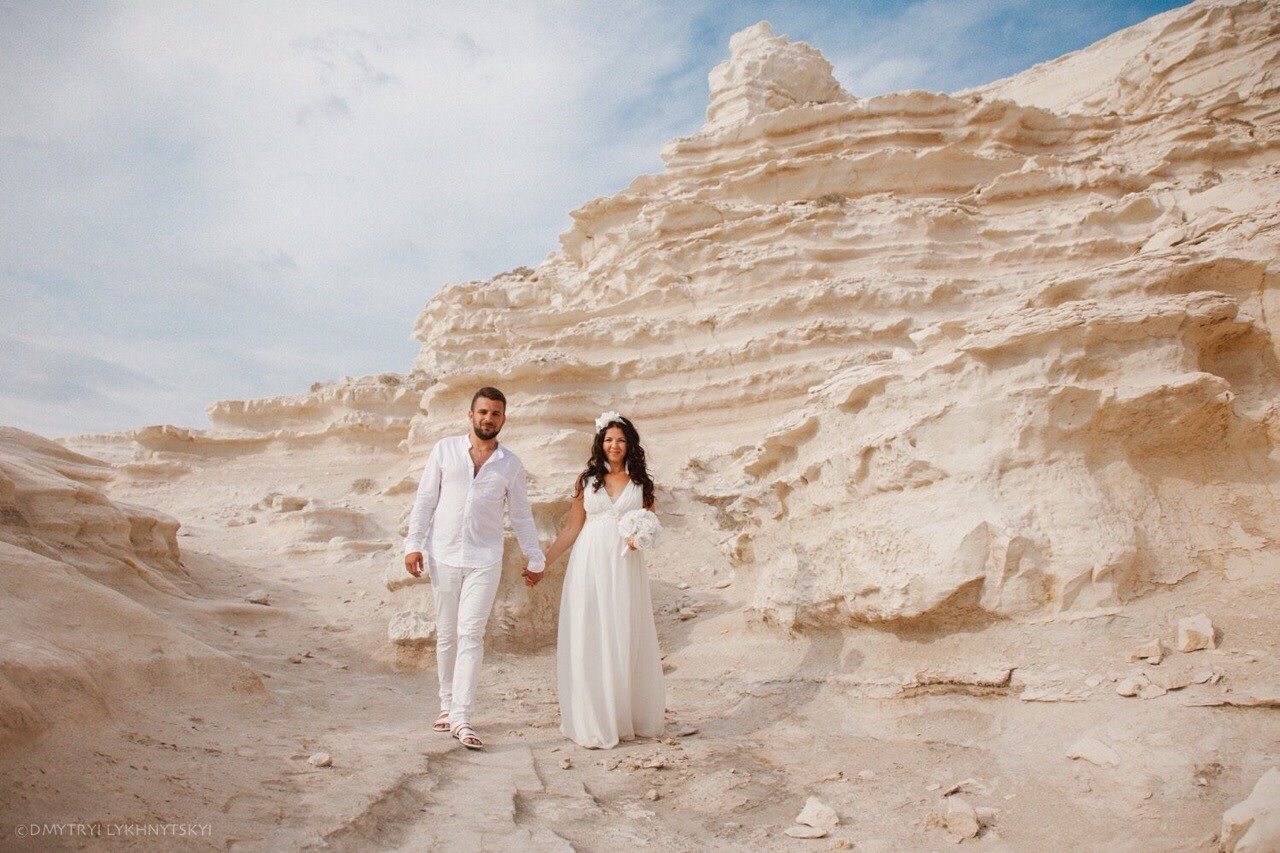 ркальное фото официальной свадьбы на Кипре